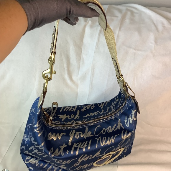 💙Limited Edition Script Tote Hobo Bag💙 - Picture 9 of 10